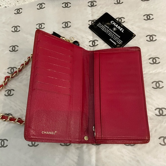 🌺$851 OFF RETAIL $175🌺AUTHENTIC CHANEL VINTAGE WALLET ON A CHAIN🌺 - Picture 5 of 15